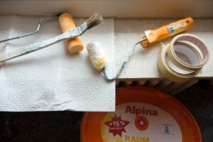 Jak prawidłowo malować ściany w pokoju – Kompleksowy poradnik dla początkujących